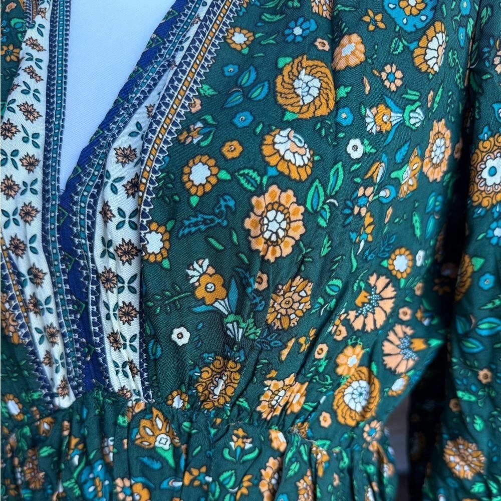 Umgee SIZE SMALL Long Sleeve, Knee Length Green and Blue Floral Dress - Picture 2 of 8